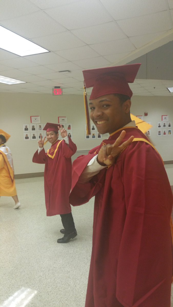MHJHS_Chorus's tweet photo. Marching and Motiving our rising students at King MS! Future Grads! https://t.co/8k9BZII685