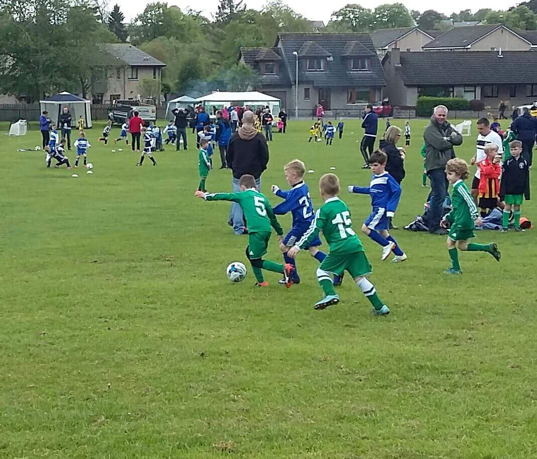 kennyrb87's tweet photo. @CoveYouthFC 09s at rain soaked Kintore @sfa_north 4v4 great day @KintoreUnited #makefootballfun #weeklyfootball https://t.co/sDg2Zbd7ey