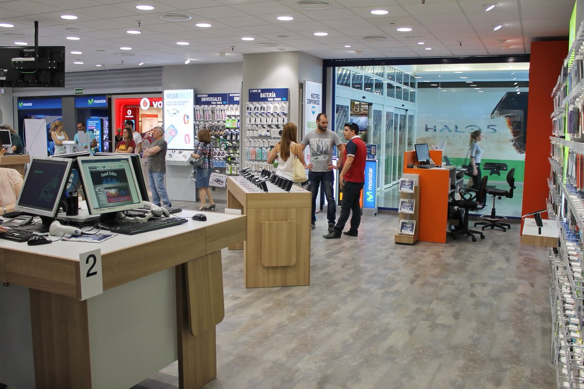 laljub's tweet photo. ¡Ven a @laljub y descubre cómo es la nueva imagen de @PhoneHouse_Es ➡ https://t.co/gjm1IB5TAQ! 🆕 https://t.co/WtaHNFzWVY