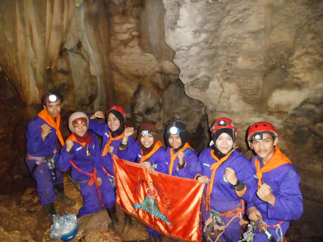 MATEKSAPALA's tweet photo. Pendidikan Lanjutan Pecinta Alam divisi RC Caving 2016 https://t.co/Qc3F8OEyPO
