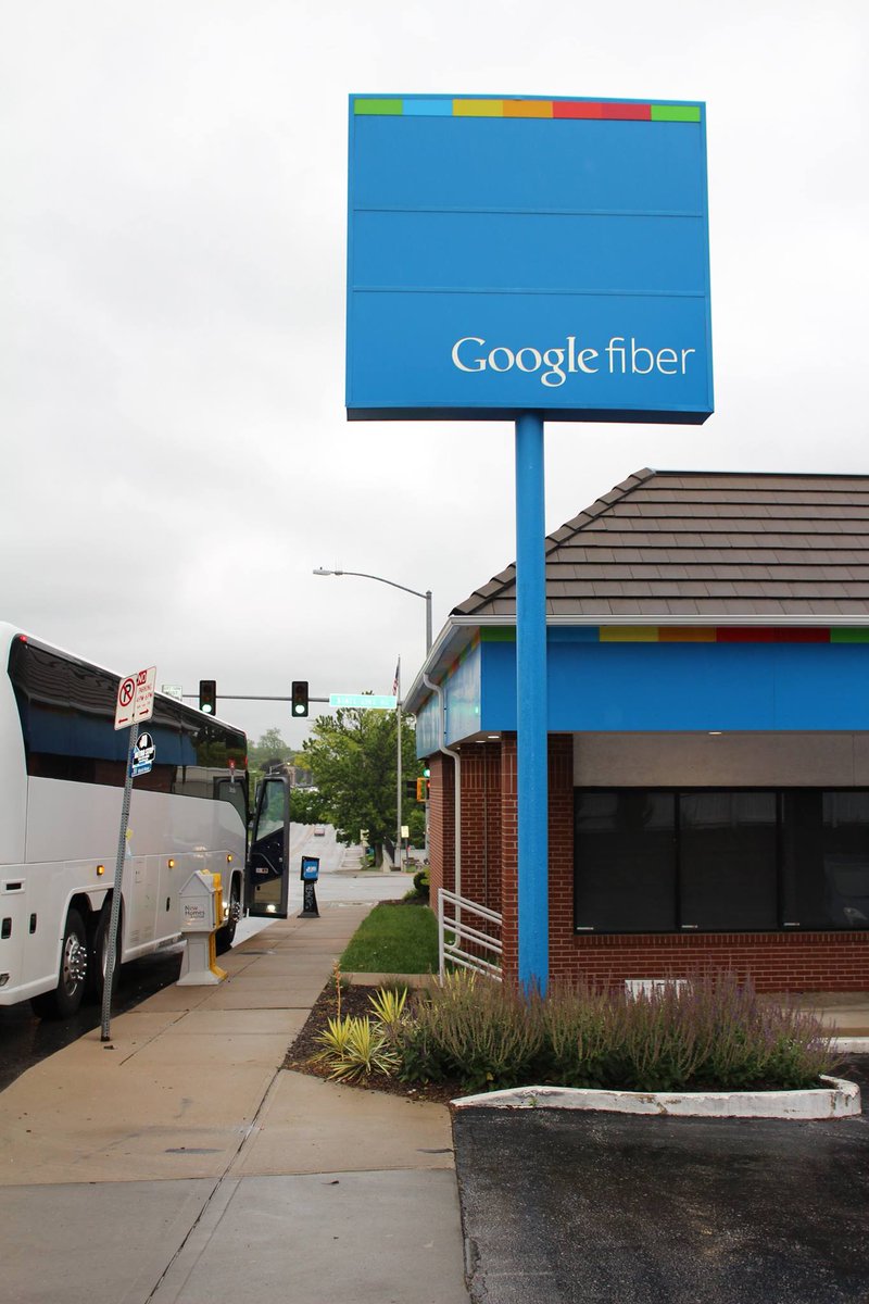 pyblaze's tweet photo. #4 @TeamSmithHR at @googlefiber Fiber Space Lounge in Kansas City. Superb web surfing experience! https://t.co/8QYiRP4i1T