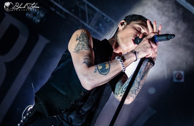 AndyBVBItaly's tweet photo. #AndyBLACK performing at @KOKOLondon (20/05/2016) pt. 2 | #TheHomecomingTour 

📷: @BlackLotusPhot0 https://t.co/3UBQkOt5zi