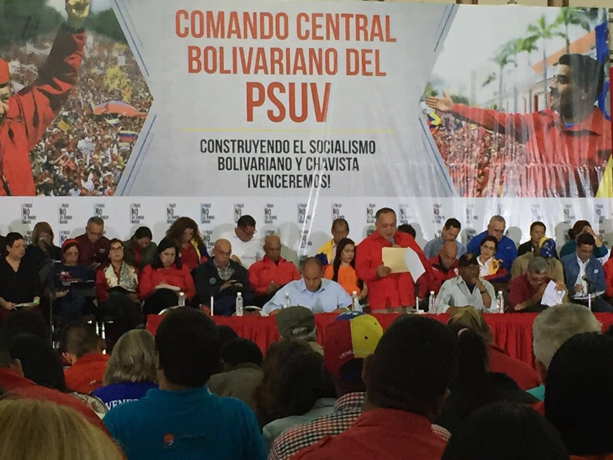 CarylBertho's tweet photo. Instaladas mesas de trabajo del Comando Central Bolivariano del @PartidoPSUV || @NicolasMaduro  @TareckPSUV https://t.co/d35HuPIqQ1