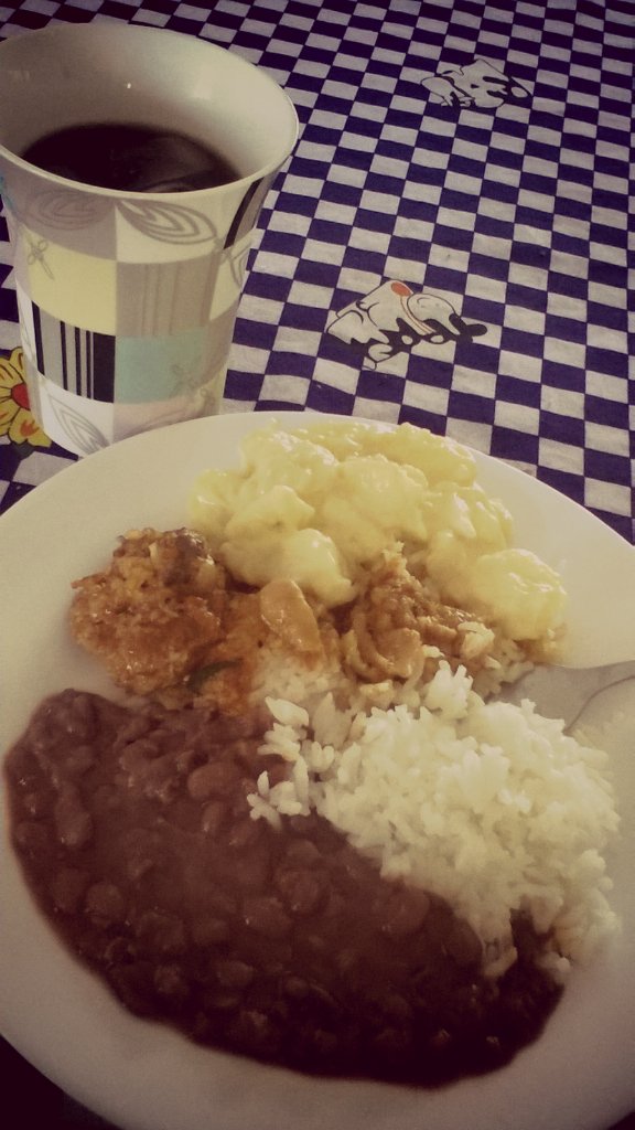 bessa_steffany's tweet photo. #SegundaLindaClubeSDV
#vamosOuBora #Almoçar https://t.co/53oHZYNEHK