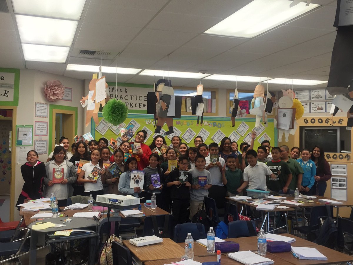 TaftASB's tweet photo. ASB members Tara, Rona, and Ashley donating books to the kids of Thurgood Marshall Elementary!โค๏ธ๐ #readandrecycle https://t.co/xS4cLGfZml