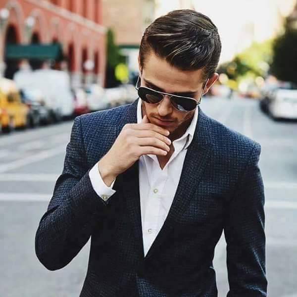 لا تـهـَتـموا كـثَـيـرآ بـالـحّـب 

فَـ الأنـثّـى كـ الأفٓعّـى تـحـتًّـضـنگ ثـم تـلـّسـعّـگ .~!
.