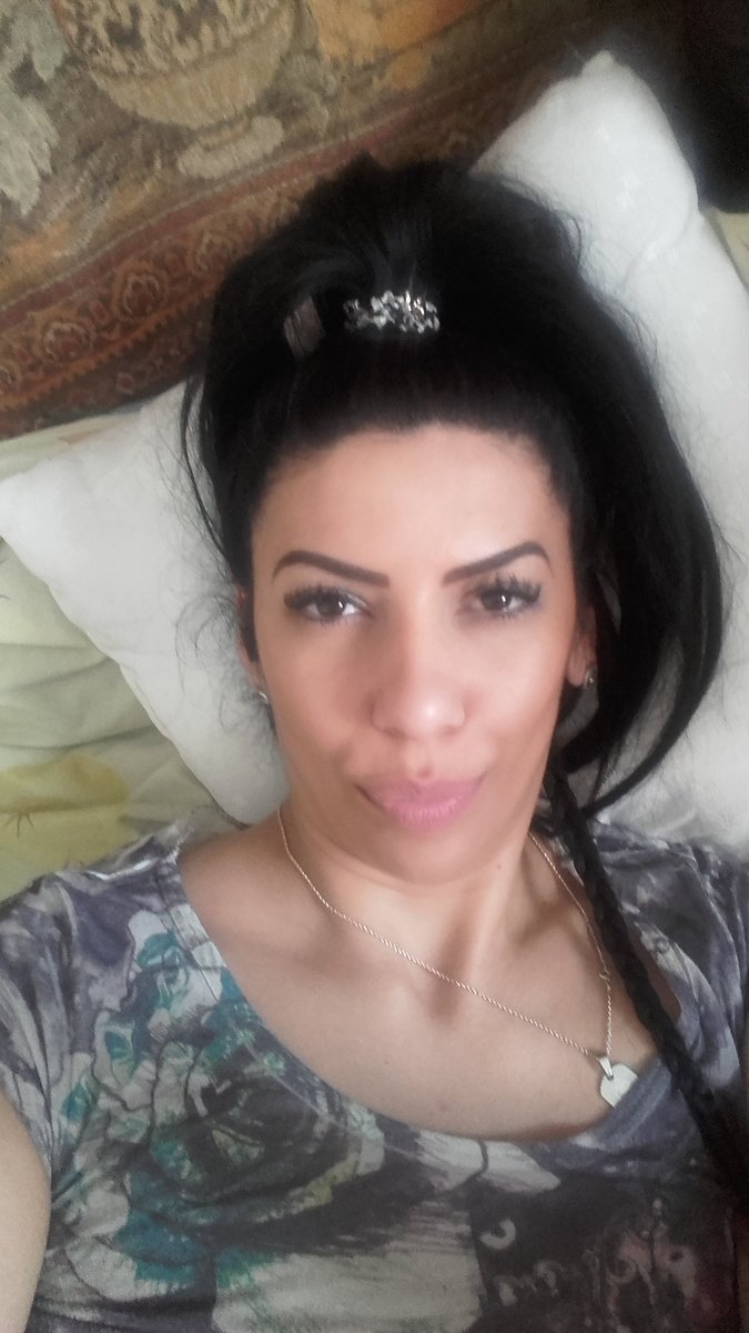 AnaPerryxx tweet picture