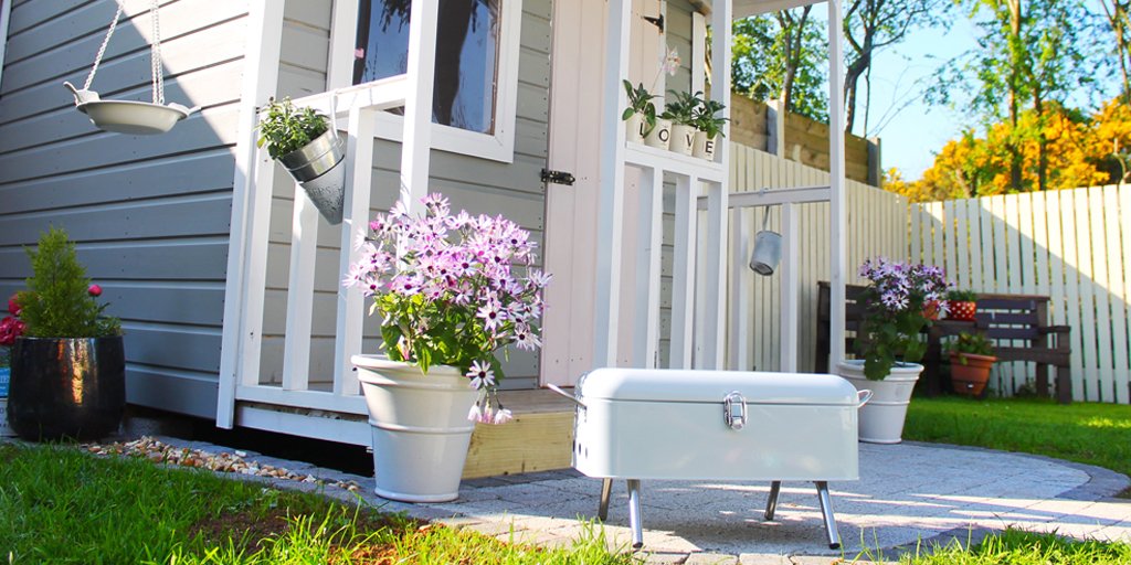 LauraAshleyUK's tweet photo. On the blog: The wonderful @blossomingbird is showing us her favourite garden accessories! > https://t.co/a1frTj3GLZ https://t.co/l4dfgOpFeX