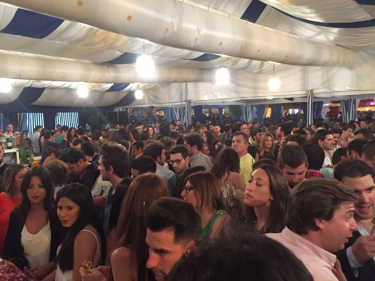 Hoy cena de socios, ¡Nos vemos allí!. A pasarlo bien :D :D
#CasetaCarambirubí #Corpus2016