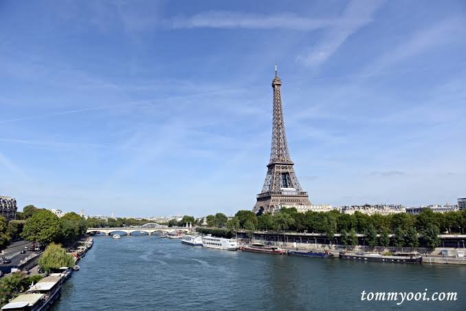 Где нибудь в париже. Башня монпарнас. Башня эйфеля в париже. Эйфелева башня. Париж столица франции.