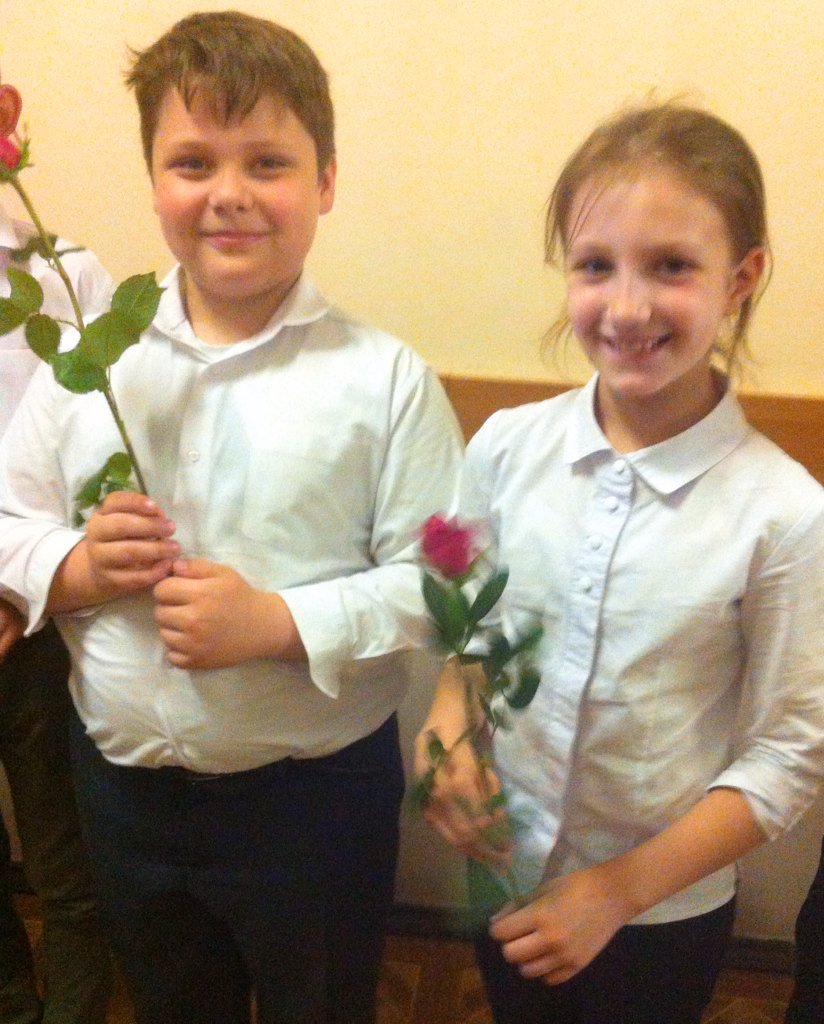innas02's tweet photo. Провожаем выпускников на праздник Последнего звонка. В добрый путь! https://t.co/fdRvq3tAfV