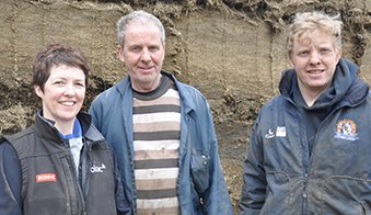 ecosyl_'s tweet image. The Roberts family, Denbighshire made big changes to their #farm business. More: ow.ly/AiZp300uRjx #newrobots