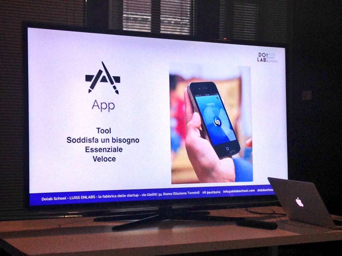 dolabschool's tweet photo. Ricordiamoci di questa slide quando andremo a disegnare la nostra App.
➡️Customer oriented! 
#UX16 https://t.co/JbboAsx1lc