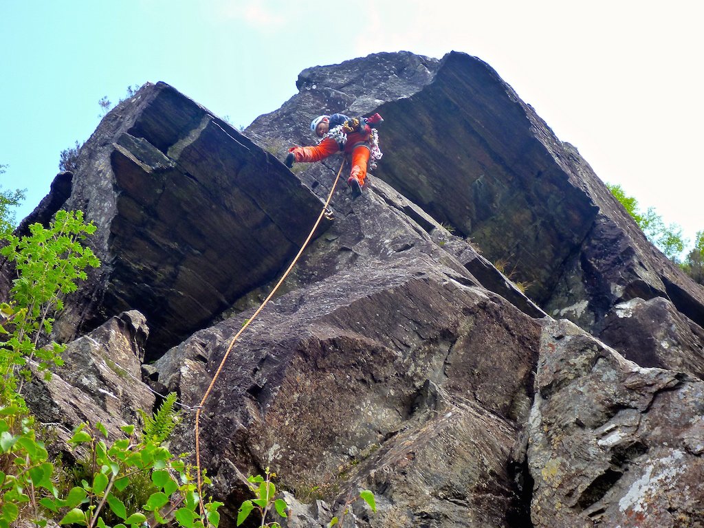 AlanHalewood's tweet image. The new @SMCGuidebooks guide inspired my @MtnTrngScotland #SPA Assessment to visit some new (to them) crags today