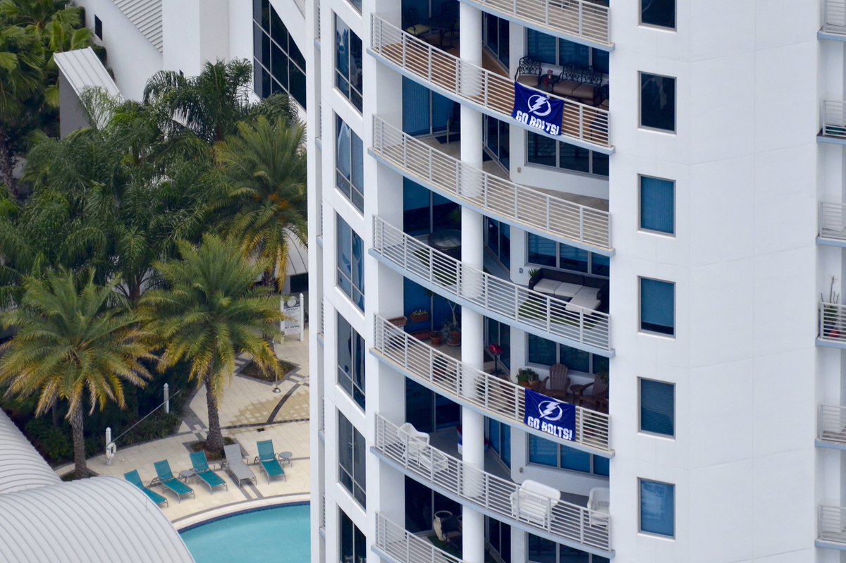 8_plamison's tweet photo. .@WFLA   .@ChannelsideTwrs .@TBLightning      Lightning Spirit!!!!!   Channelside Towers.... Tampa.
#TBLightning https://t.co/hkdhzmKT65