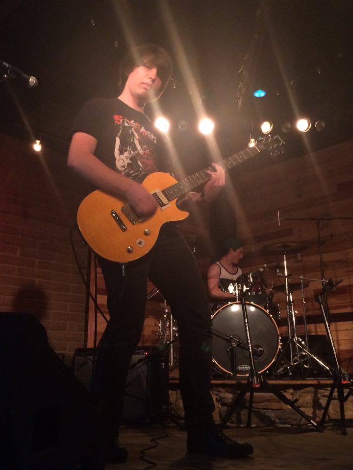 ccdanny_'s tweet photo. The faces you make when you solo
pics taken by @siarrasaddlemir 
#soloface #leadguitar #bands #rockmusic #guitar https://t.co/ncCgKntEYS