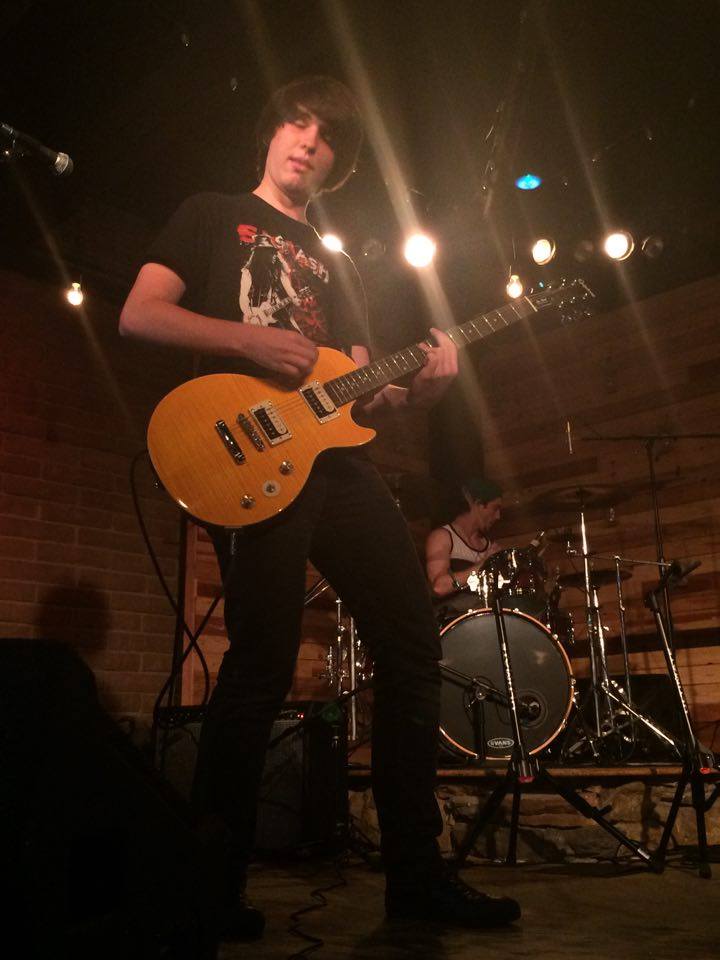 ccdanny_'s tweet photo. The faces you make when you solo
pics taken by @siarrasaddlemir 
#soloface #leadguitar #bands #rockmusic #guitar https://t.co/ncCgKntEYS