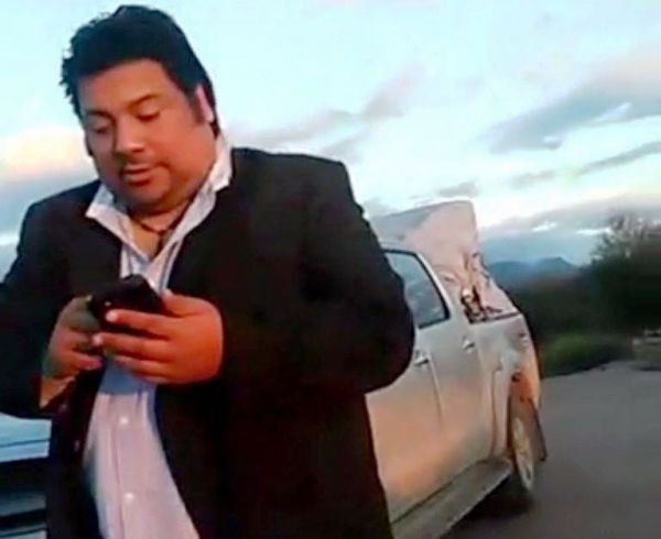 RIOJAVIRTUALTW's tweet photo. #Dato Vecinos de Chamical marchan 19 horas para pedir renuncia del intendente Daniel Elías tras escándalo del #840. https://t.co/qL0UASk8fI