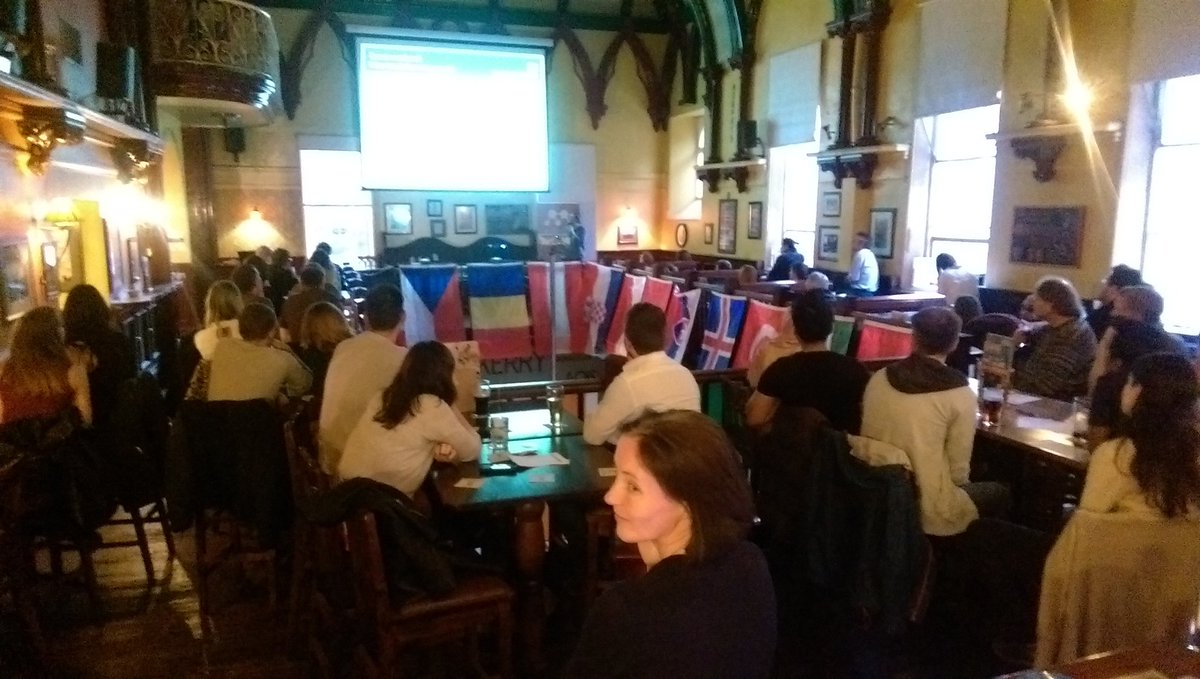 It's fantastic to see <a href="/ONeillsLeeds/">O'Neills Leeds</a> full of people with a pint of science! #pint16 #Leeds
