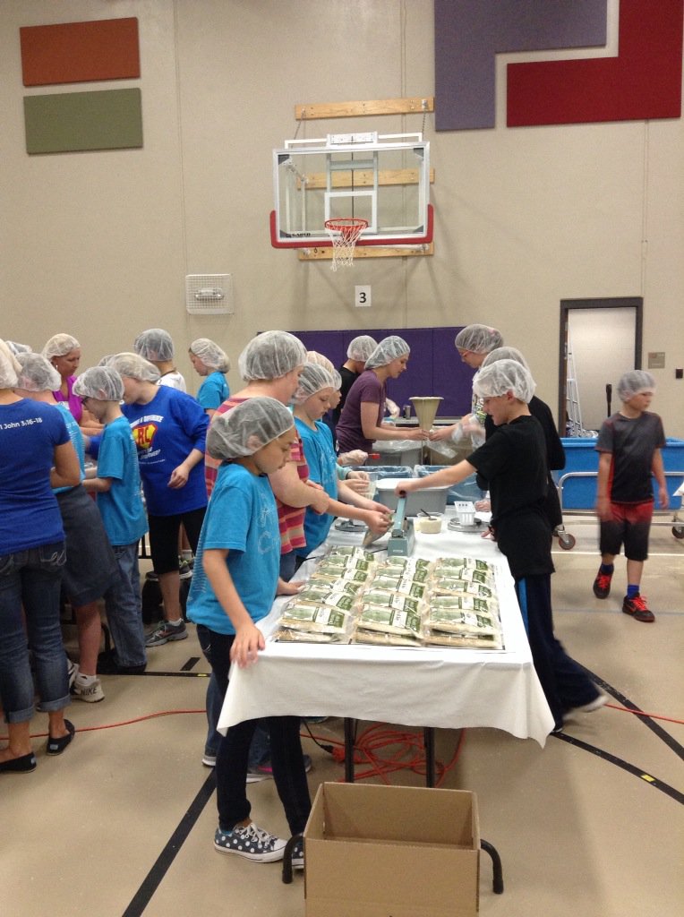 RockCreek5B's tweet image. RC making a difference feeding the hungry @MissNosersClass @learningrocks5 @5thGradeFun #rctopdogs @AnkenyRockCreek
