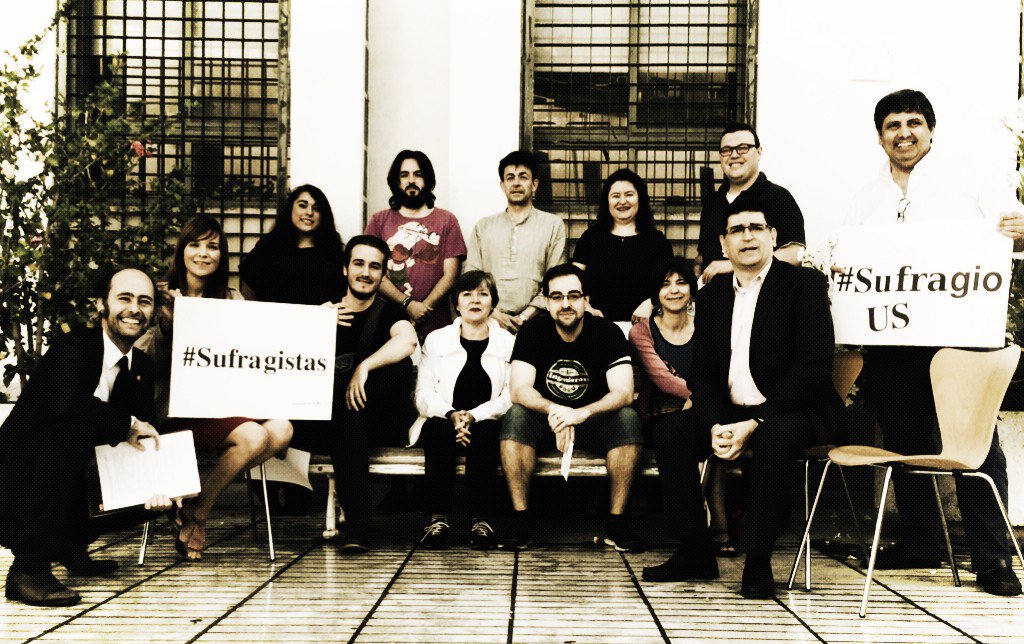 adius_sevilla's tweet photo. Esta mañana acto conjunto #Adius &amp; @twitCADUS, w/ @TwitdelMAE y otros en favor de #SufragioUS @unisevilla https://t.co/OETF8c3BsX