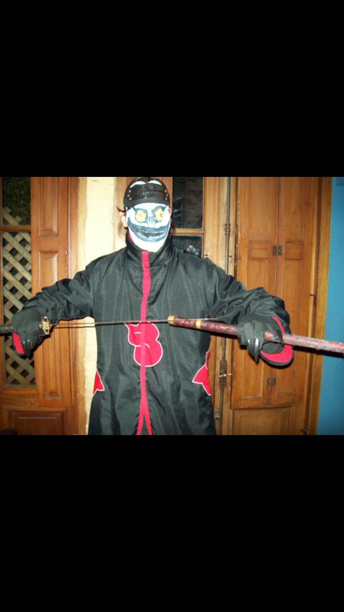 Ryuk,qué haces
Me dijeron que si me unía a Aktsuki me darían manzanas
No les hagas caso,simplemente eres más relleno