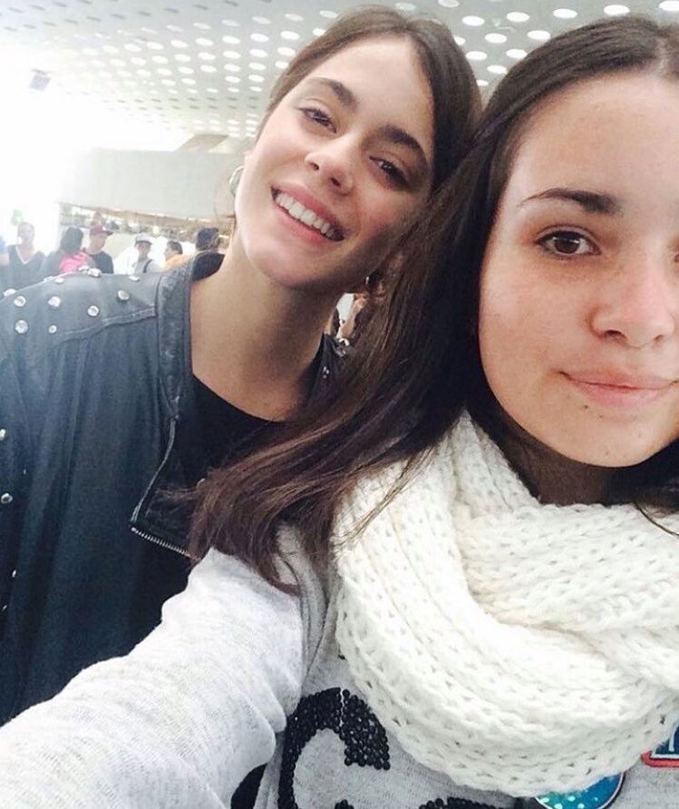 tinivstini's tweet photo. #TINI #TiniStoessel #TiniElGranCambioDeVioletta https://t.co/xnHCzaOlV1