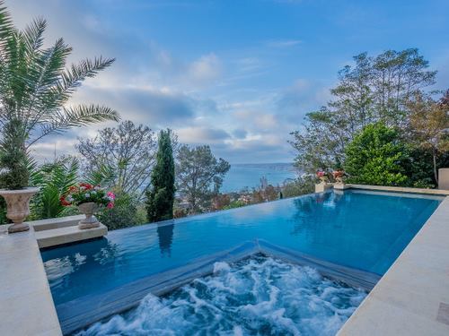 DivKenya's tweet image. "Like" if you would love to have an infinity pool like this in your new home!!