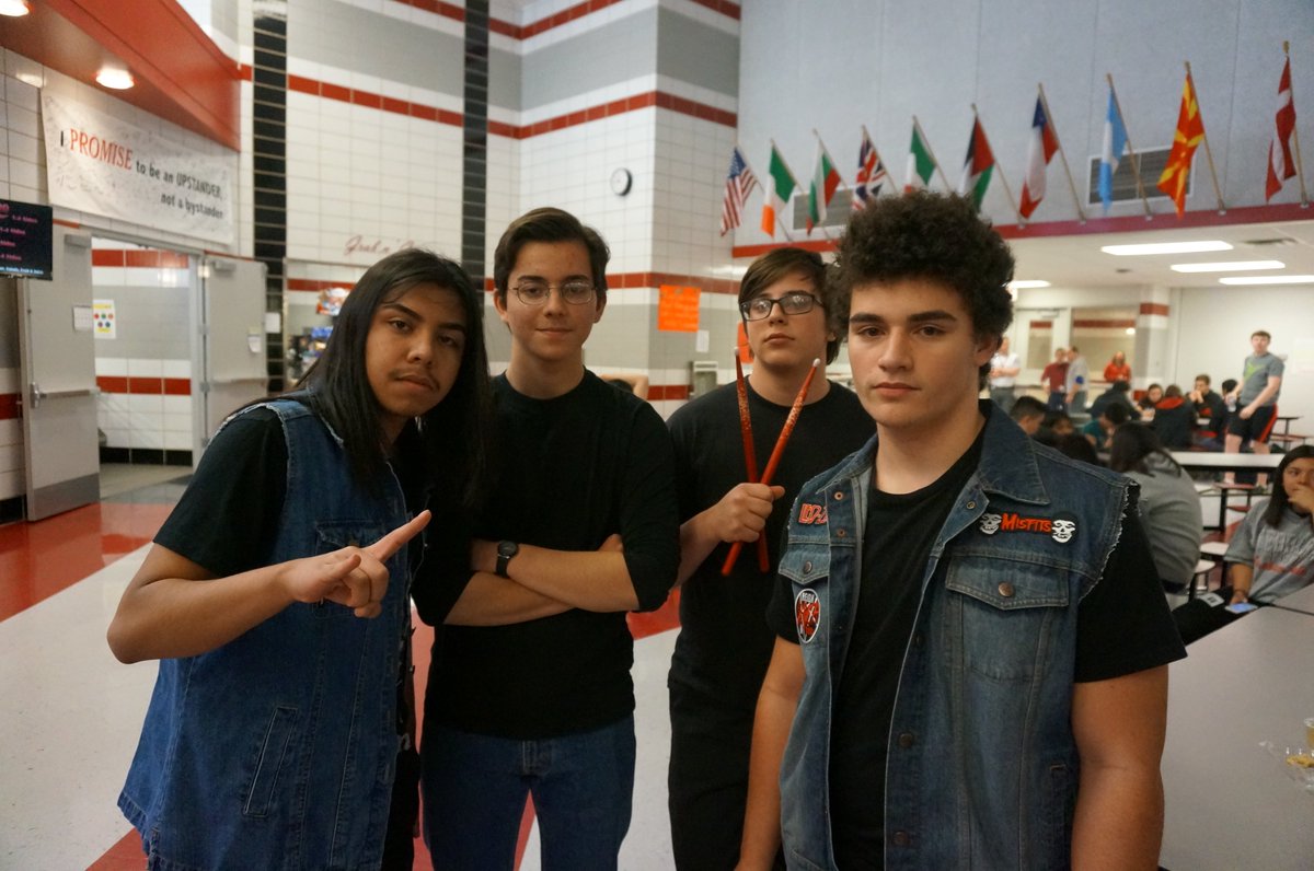 PalatinePROMISE's tweet photo. #Bandapalooza2016 Palatine High School https://t.co/UUMScDCwPk