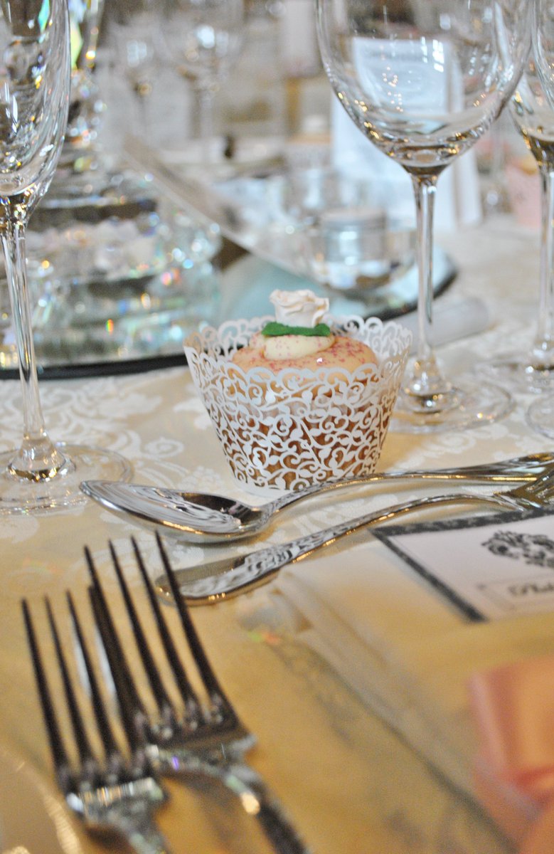 Timeless White tweet media