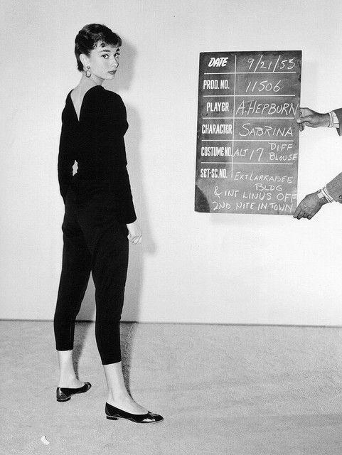 AmazingHistory_'s tweet photo. Audrey Hepburn in a wardrobe test for Sabrina, 1954 https://t.co/7sKJ5I515p