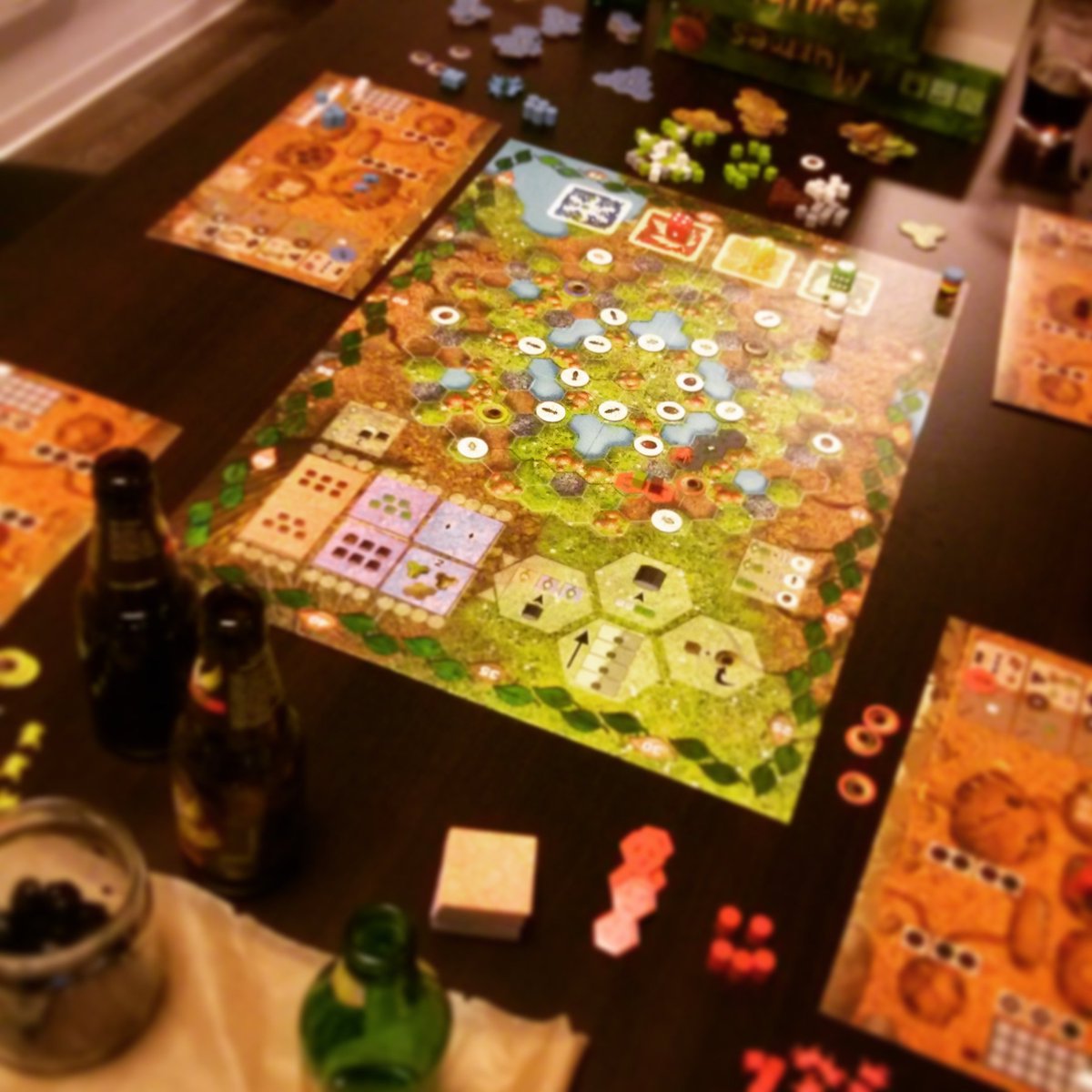 Soirée jeux Philiboyz : des fourmis au menu ! #j2s <a href="/YoannLevet/">Yoann Levet</a>