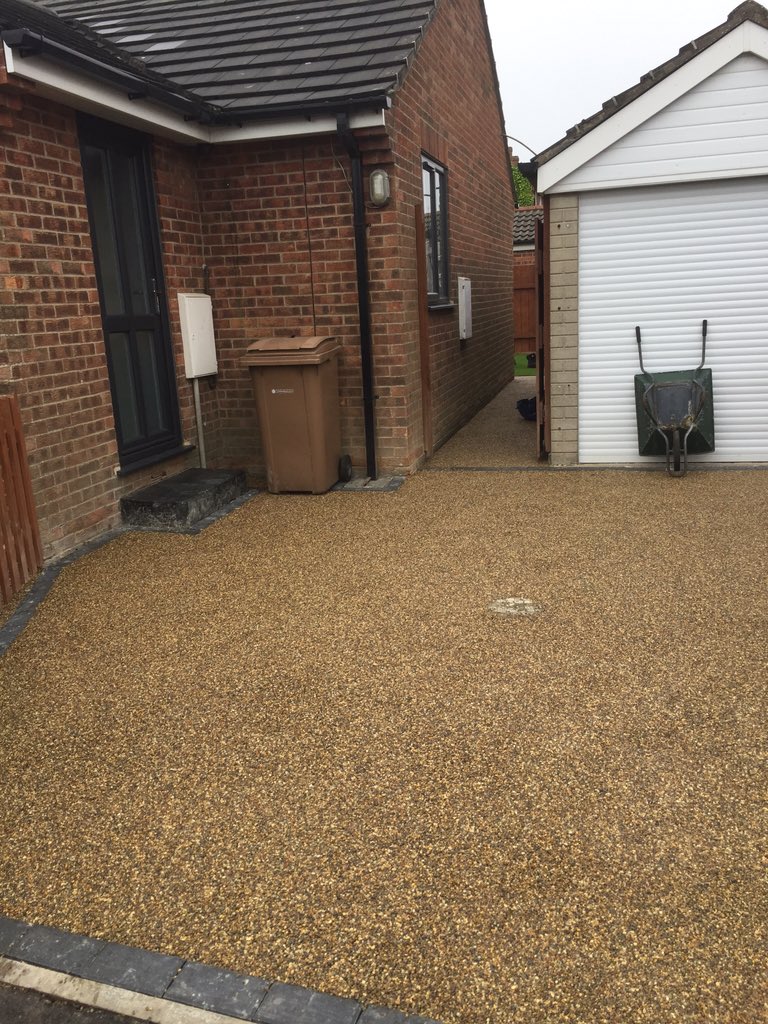 tpclandscapes's tweet photo. Golden pea resin drive and paths supplied and layed from £40 a meter none slip no more cracks water porous https://t.co/pZrAsct9sc