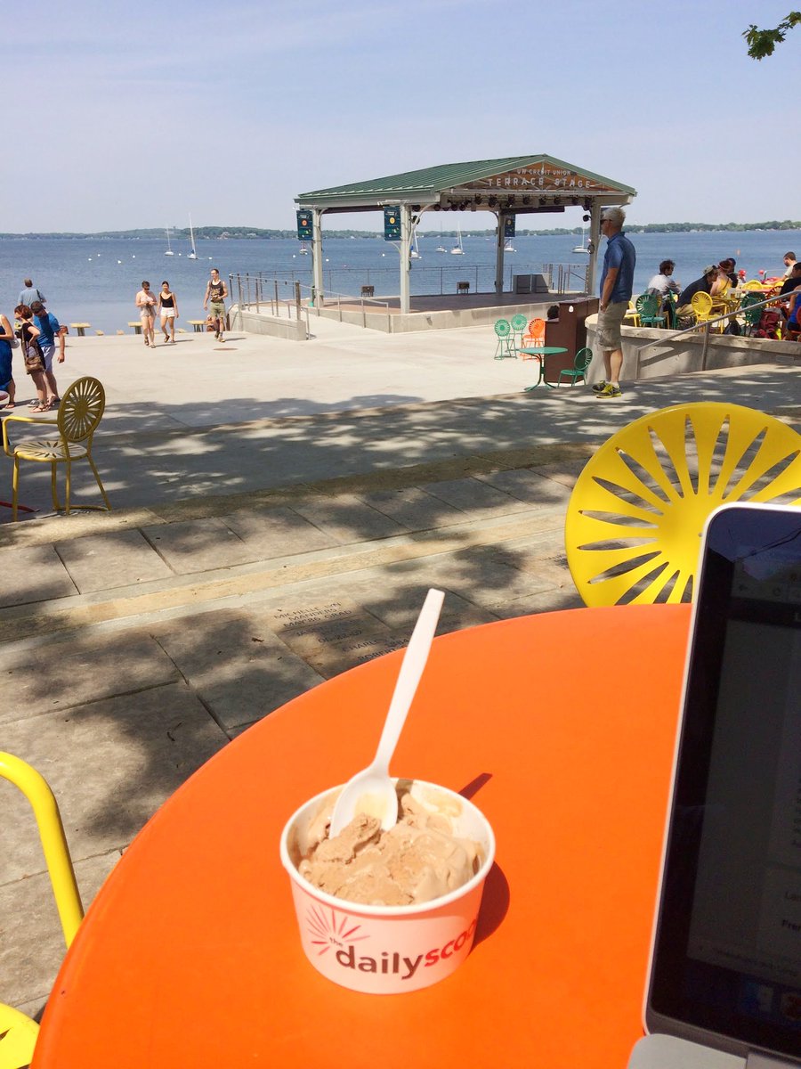 BronwenJM's tweet image. Planning #infoviz course, fueled by sunshine and chocolate ice cream #summerteaching @UWMadisonSLIS