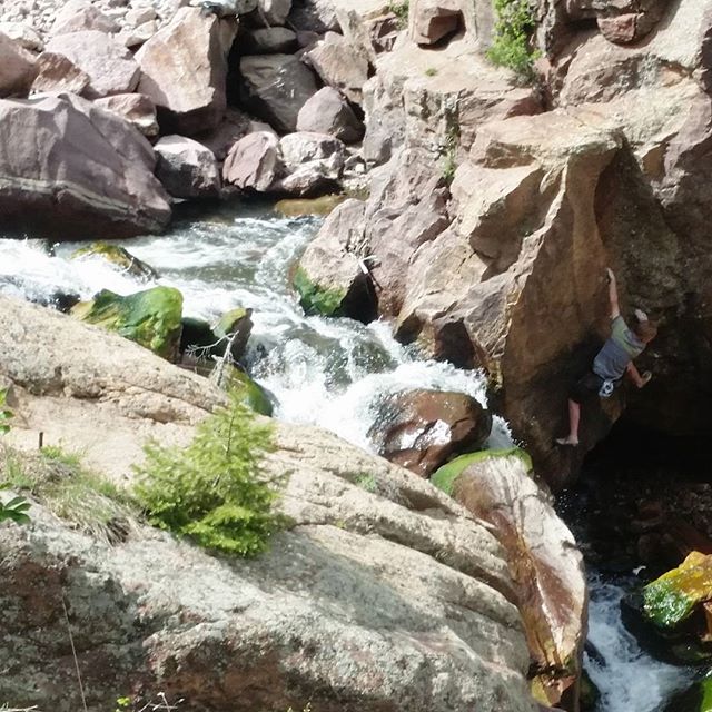 From <a href="/erik/">erik</a>.gomez2 - Who needs a crashpad when you have beautiful scenery and wet soft rocks to catch you!  #boulder