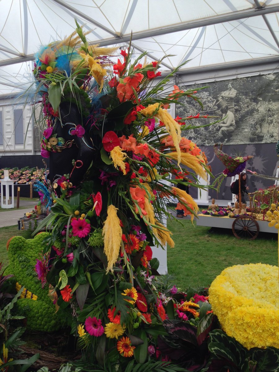 The_RHS's tweet photo. Make sure you check out the floristry displays at #RHSChelsea if you're visiting this week! https://t.co/GfeuRHVmYD