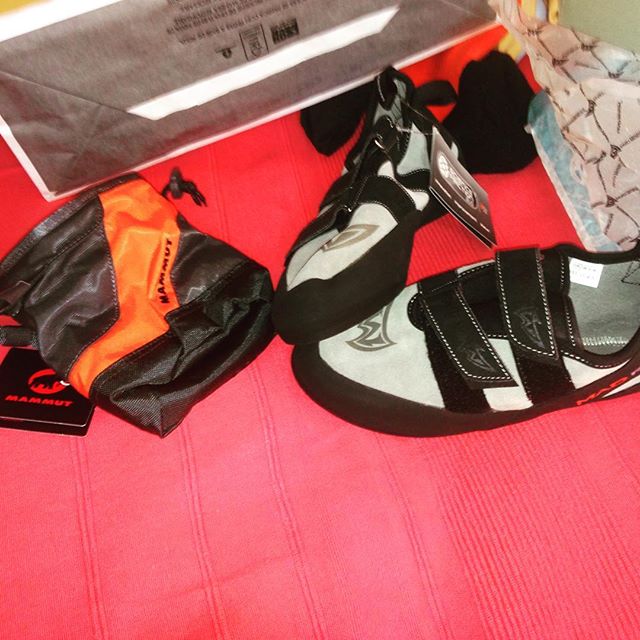 From <a href="/carlos_arroyo_/">Carlos Arroyo</a> - Antigua🤗 pero duradera👊🏼❤️. #bouldermonkeys  #bouldering