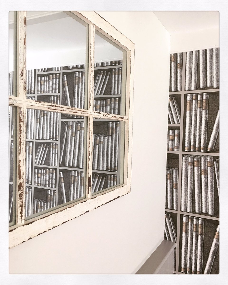 Cornwallinterio's tweet image. Some gorgeous #coleandson #wallpaper #books #exlibris #bookwallpaper #cornwallinteriors