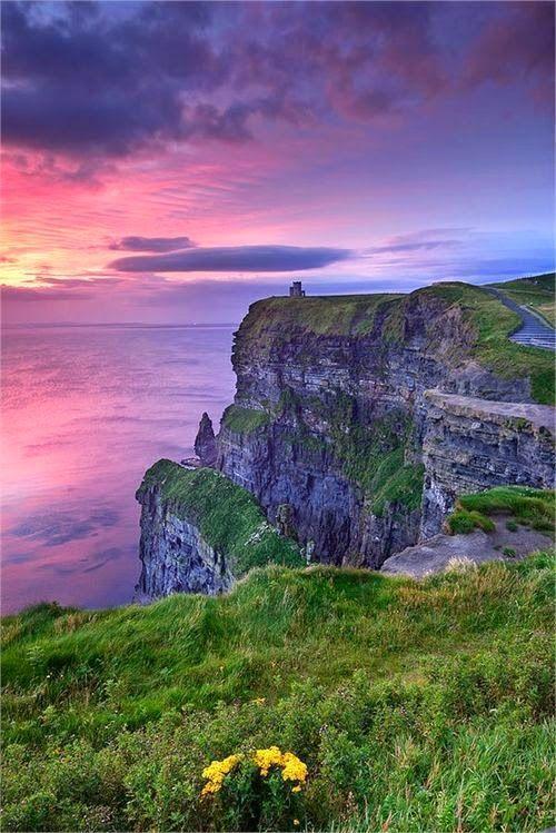 PlCTURE_EARTH's tweet photo. Cliffs of Moher, Ireland https://t.co/GiXIyU0A1F