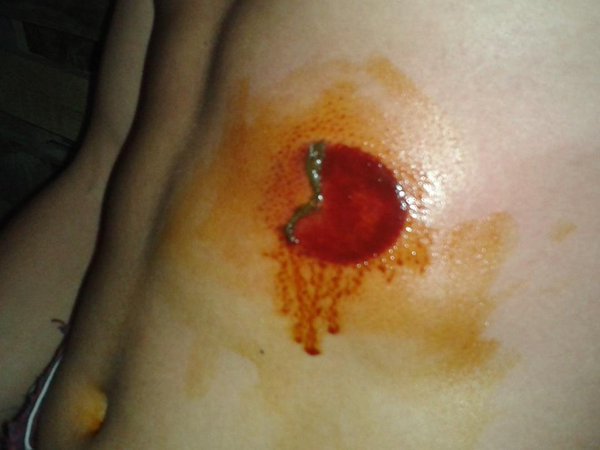 laccent's tweet image. La policia ha fet nombroses càrregues disparant a poca distància als manifestants #ElBancEsDefensa