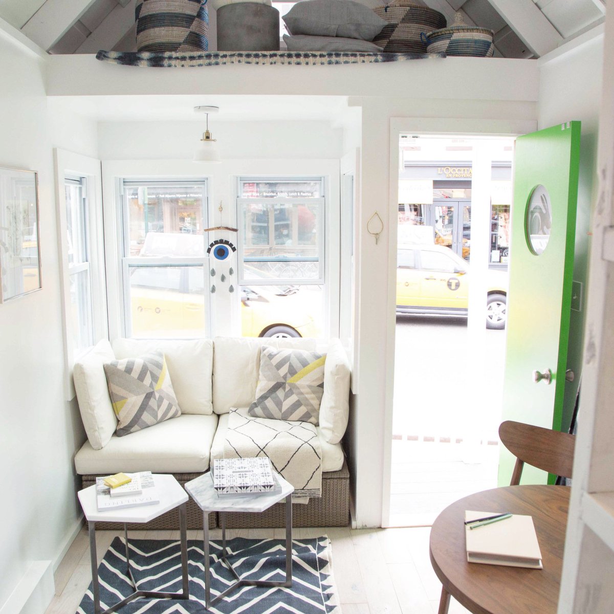 CateEClifford's tweet photo. cool! RT @decorist: Wow! Check out the @TaskRabbit #tinyhouse-built in 72 hours! #ATinyTask https://t.co/561XSanwqE https://t.co/ZlW3Dj41gU