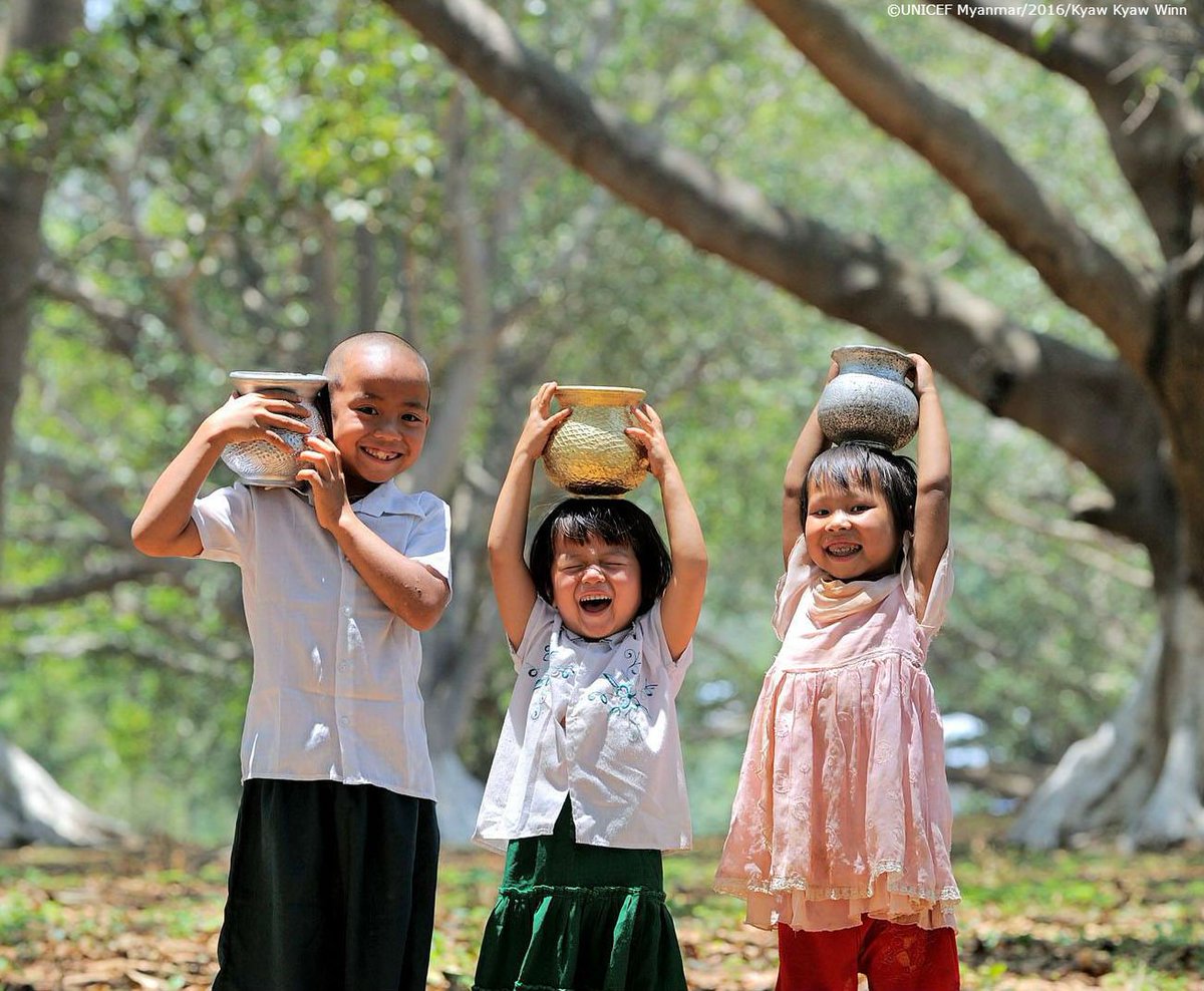 UNICEF's tweet image. Why not start the week with a big smile - like these children in #Myanmar?