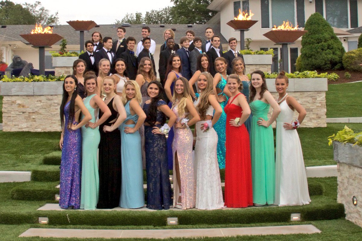 derseyturnpike's tweet photo. I really am so lucky to have such beautiful friends #prom2k16 #WWCDD 💃🏼❤️ https://t.co/v2Dre9u5TY