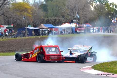 SicilianoJuan's tweet photo. @CesarSayal me pasó estás muy buenas fotos. Maniobra del #TCZonal #Fedenor que opinan de la maniobra? https://t.co/BdIg0Ges51