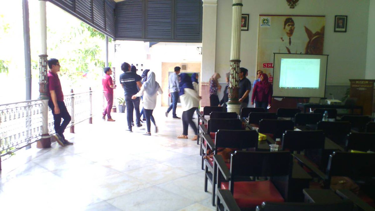 ruangintegritas's tweet photo. Pagi...
Berikut adlh foto kegiatan IFI saat mengadakan Sekolah Integritas bersama Business Law Community FH UII. https://t.co/UsNVwwwdpM