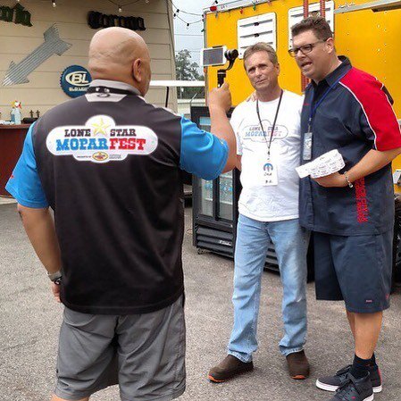 robmd21's tweet image. Yours truly manning the @feiyutech #G4Pro as we shoot footage for @spacecitylx promos. ift.tt/1UadXaa