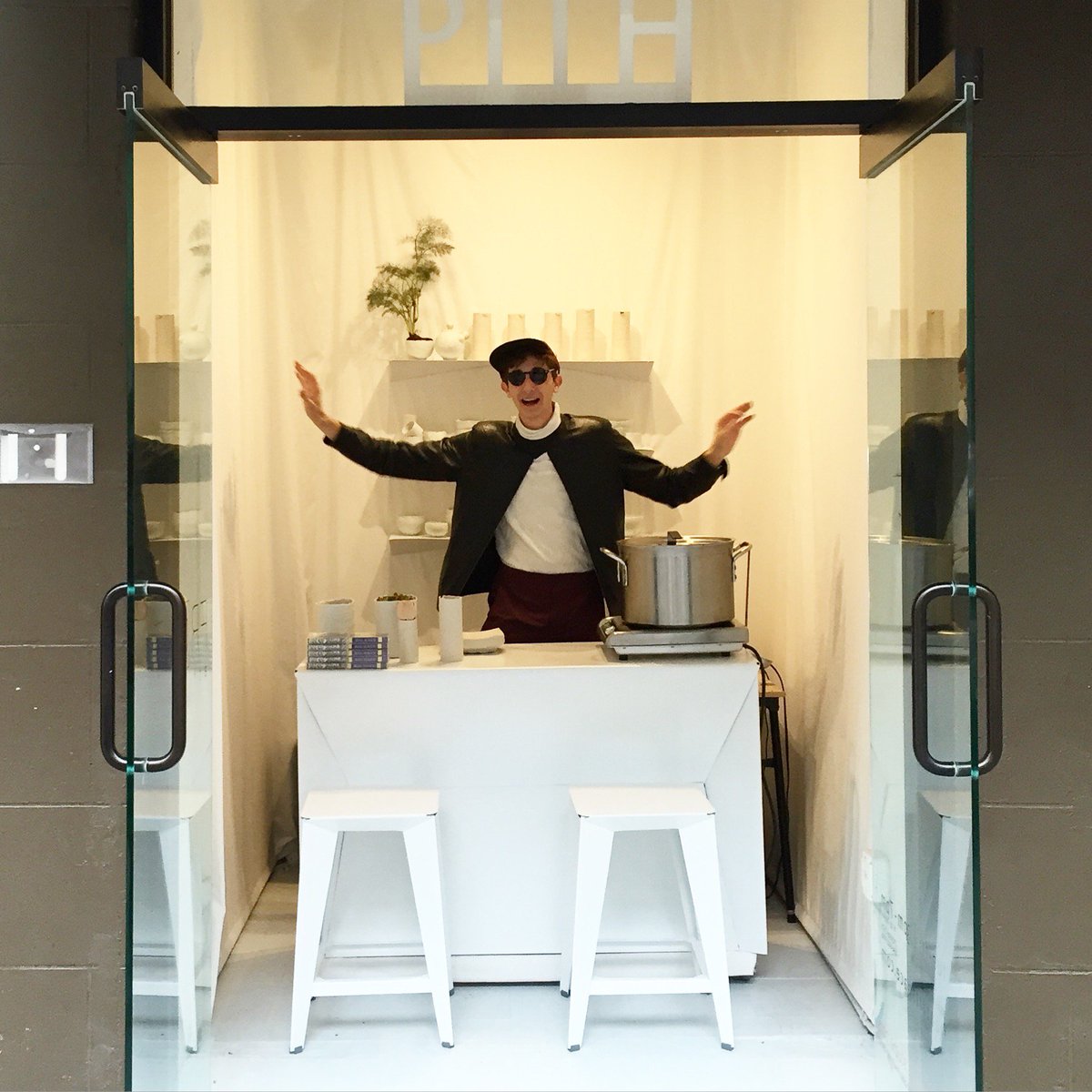 frontartspace's tweet image. Columbia dorm chef, Jonah Reider, auctioning dinners this week. bit.ly/1XsMu5T. @Gothamist @TimeOutNewYork