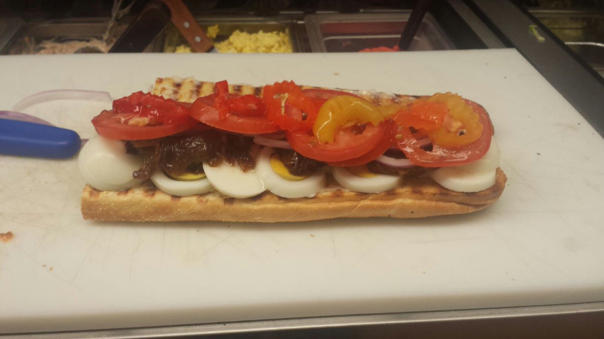 esty11219's tweet photo. Lunch time. #koshergirl https://t.co/6yXhzBmOwx