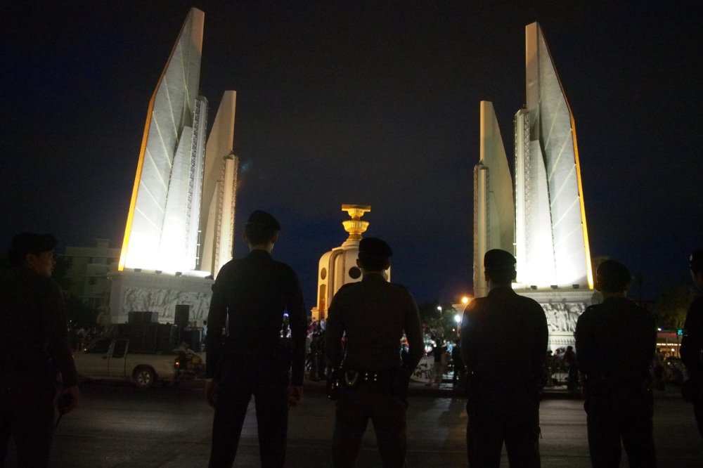 BenarNewsTH's tweet photo. ไทยย่างสู่ปีที่ 3 รัฐประหาร ยังคงหาหนทางกลับสู่ประชาธิปไตย:https://t.co/CBGMEDC4F7 https://t.co/4fnX1mVry6