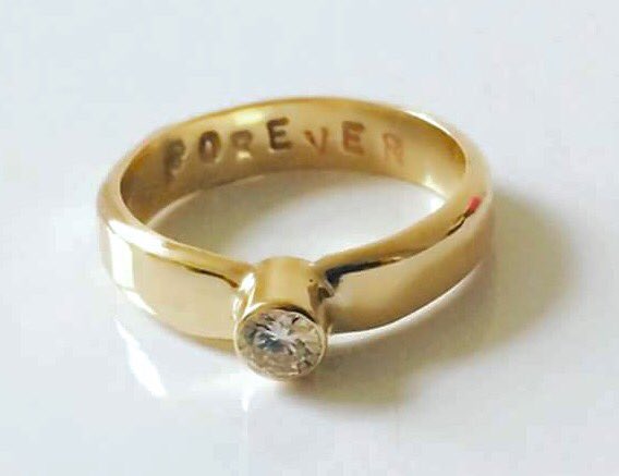 Bluebell_Films's tweet image. Another completely unique and beautiful engagement ring by juliaspeed.com #weloveweddings #bridetobe #love